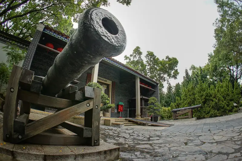 九龍寨城公園衙門旁邊嘅古炮